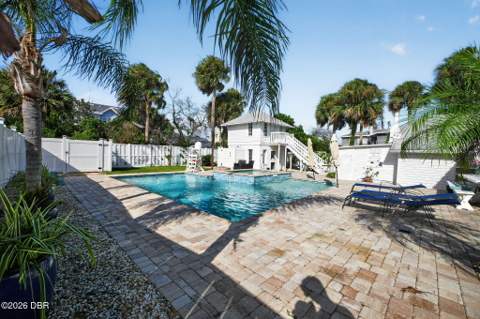 933 N Oleander Avenue, Daytona Beach FL - photo 16 of 95