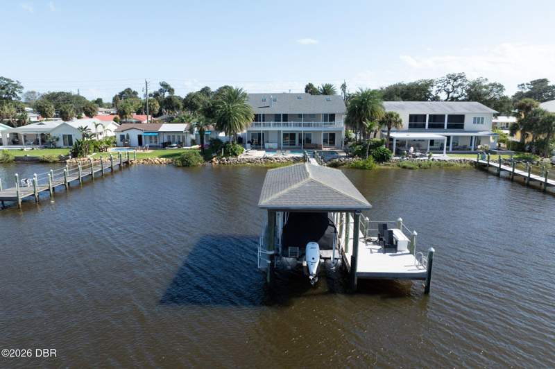 4 bedroom Single Family Residence at 1672 John Anderson Drive, O Byrnes Add Halifax Shores In Oakdale Park, Ormond Beach — photo 3