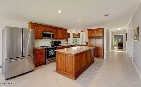 483 Sioux Boulevard, Oak Hill FL - photo 10 of 34