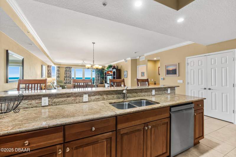 3 bedroom Condominium at 2403 S Atlantic Avenue #404, St Maarten, Daytona Beach Shores — photo 3