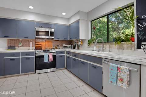 548 Brown Pelican Drive, Daytona Beach FL - photo 7 of 32