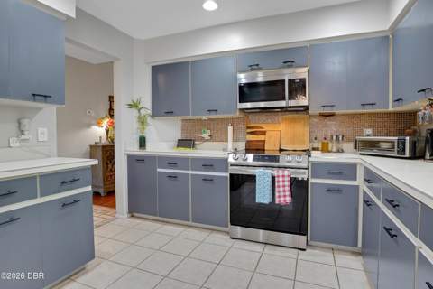 548 Brown Pelican Drive, Daytona Beach FL - photo 9 of 32
