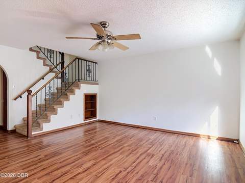 2066 Oak Meadow Circle, South Daytona FL - photo 6 of 35