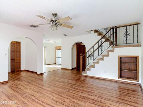 2066 Oak Meadow Circle, South Daytona FL - photo 7 of 35
