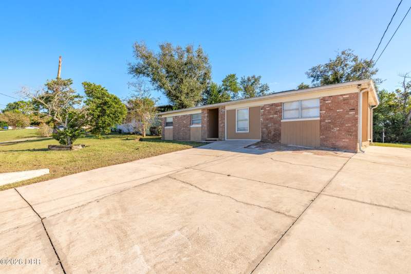 3 bedroom Single Family Residence at 228 E Holly Drive, Orange City, Orange City — photo 2