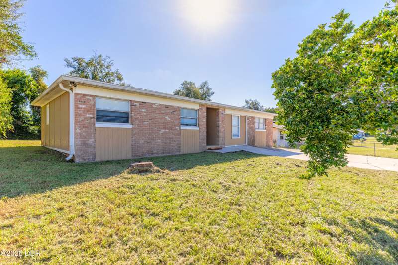 3 bedroom Single Family Residence at 228 E Holly Drive, Orange City, Orange City — photo 3