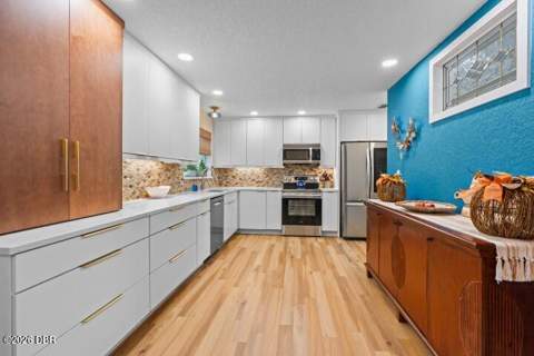 83 S Capri Drive, Ormond Beach FL - photo 10 of 35