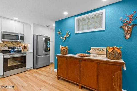 83 S Capri Drive, Ormond Beach FL - photo 13 of 35