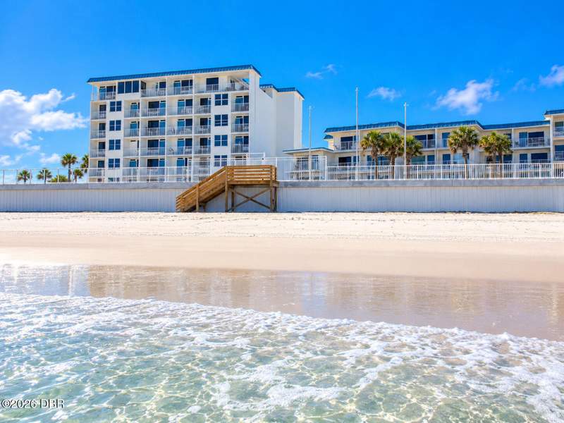 1 bedroom Condotel at 935 S Atlantic Avenue #309, Ocean Jewels Club Condo, Daytona Beach — photo 2