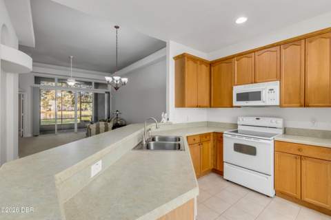 116 Bauer Circle, Daytona Beach FL - photo 7 of 42