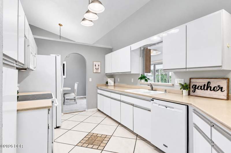 3 bedroom Single Family Residence at 2504 Glenwood Drive, Florida Shores, Edgewater — photo 4
