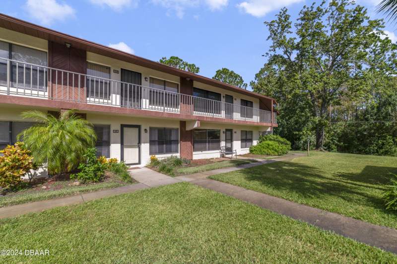 1 bedroom Condominium at 108 Lacosta Lane #614, Indigo Woods Condo, Daytona Beach — photo 2