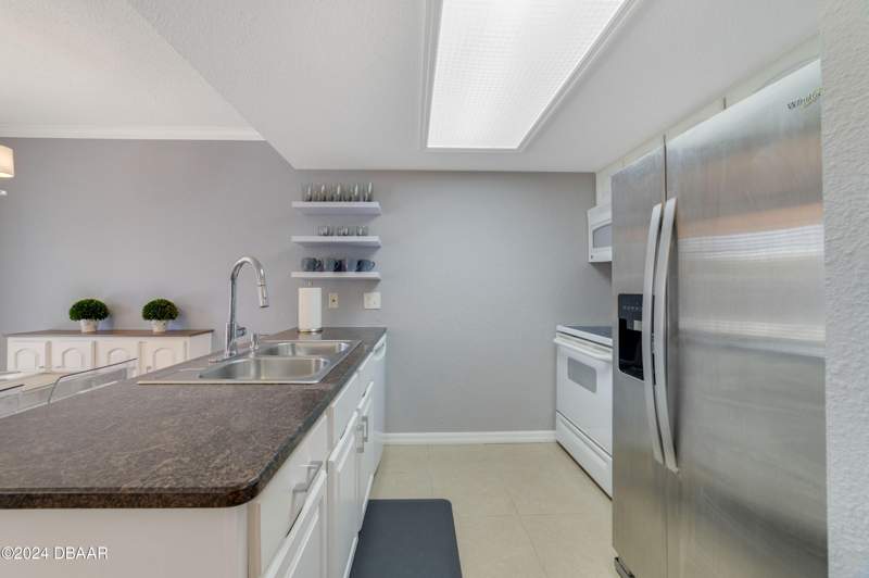 1 bedroom Condominium at 108 Lacosta Lane #614, Indigo Woods Condo, Daytona Beach — photo 4