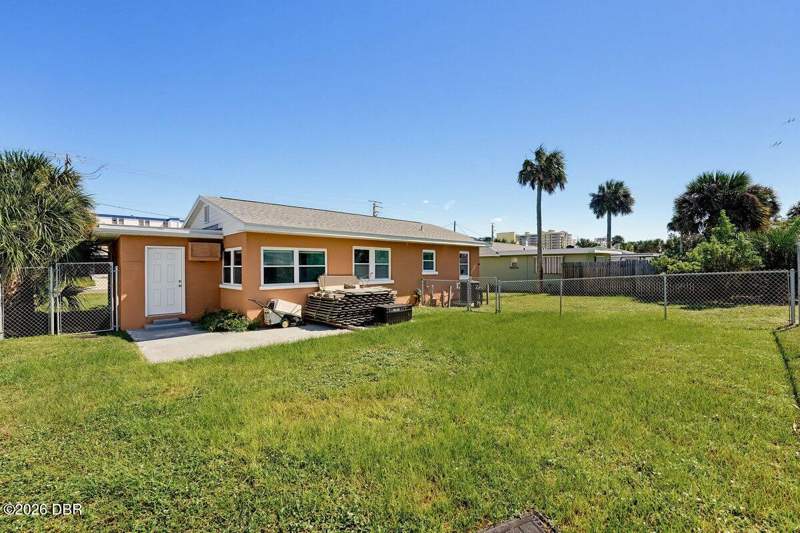 3 bedroom Single Family Residence at 3604 Cardinal Boulevard, Surfside Park, Daytona Beach — photo 3