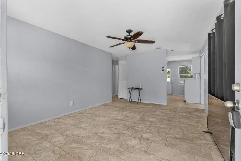 2 bedroom Single Family Residence at 122 Palm Drive, Mason Park Homes, Daytona Beach — photo 3