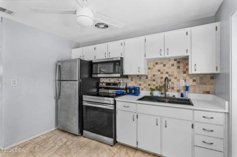 122 Palm Drive, Daytona Beach FL - photo 12 of 29