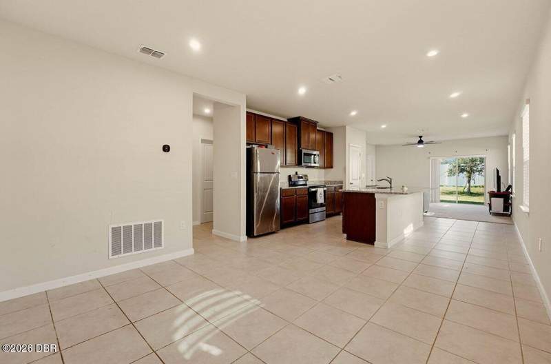 3 bedroom Single Family Residence at 5142 Grand Teton Court, Lakewood Park, DeLand — photo 3
