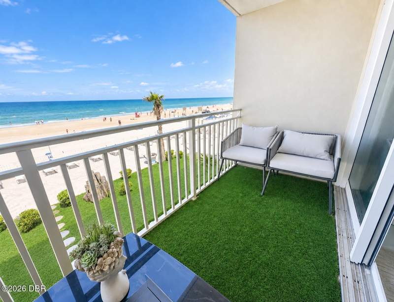 1 bedroom Condotel at 219 S Atlantic Avenue #213, Daytona Inn Beach Resort, Daytona Beach — photo 2