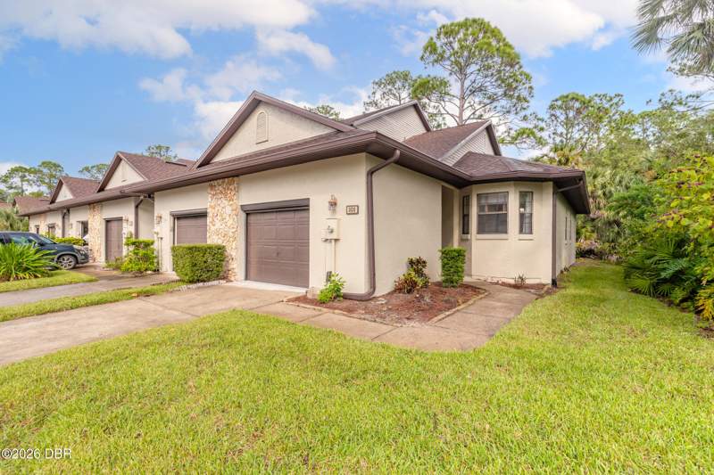 2 bedroom Townhouse at 101 Par Brook Road, Sunset Pines Twnhm, Daytona Beach — photo 2