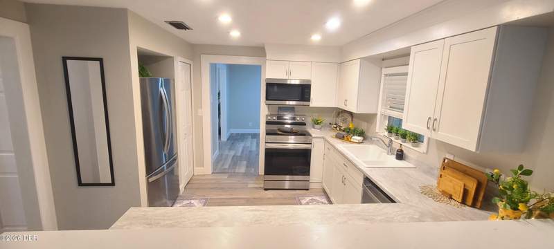 4 bedroom Single Family Residence at 109 Wimbledon Court, Cambridge, Port Orange — photo 3