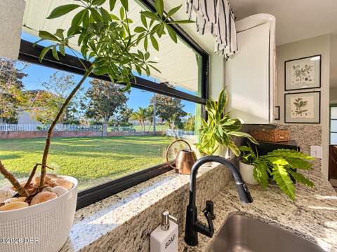 7 Granville Circle, Daytona Beach FL - photo 11 of 36
