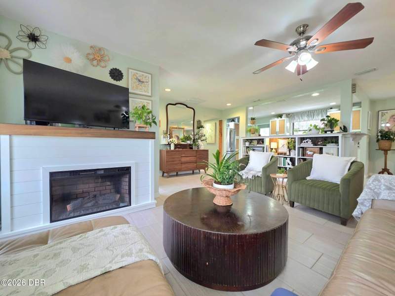 2 bedroom Single Family Residence at 7 Granville Circle, Daytona Beach, Daytona Beach — photo 5