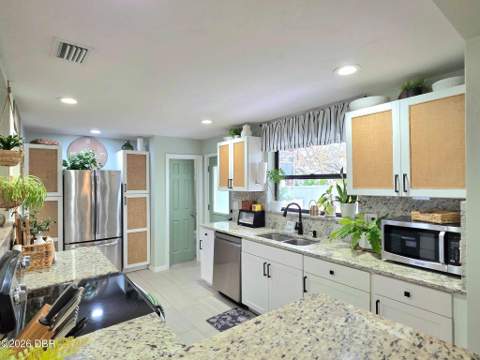 7 Granville Circle, Daytona Beach FL - photo 8 of 36