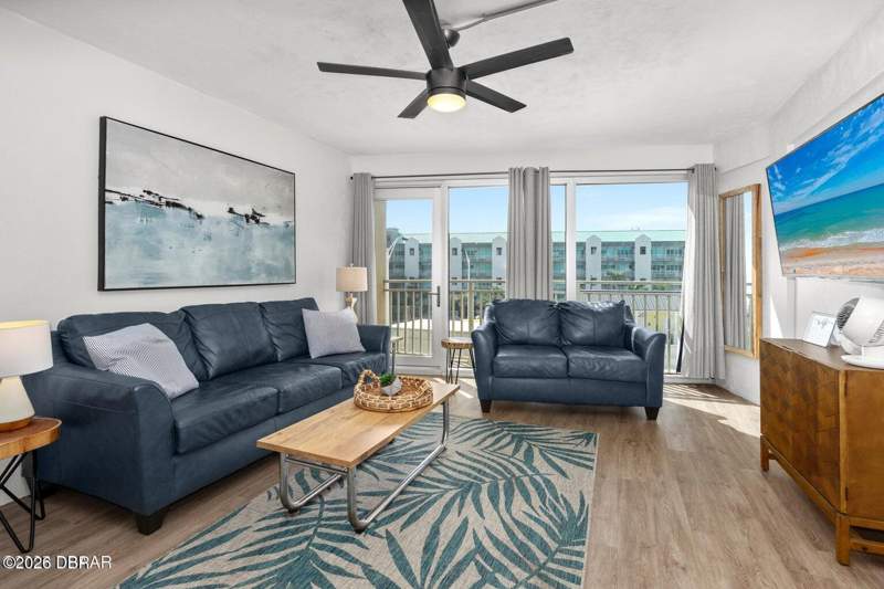 1 bedroom Condotel at 219 N Atlantic Avenue #333, Daytona Inn Beach Resort Condo, Daytona Beach — photo 5