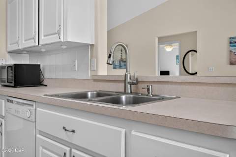 206 Hernandez Avenue, Ormond Beach FL - photo 10 of 53