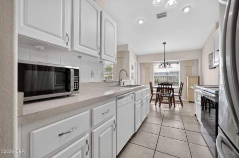 206 Hernandez Avenue, Ormond Beach FL - photo 13 of 53