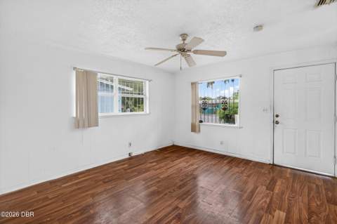 214 Lockhart Street, Daytona Beach FL - photo 8 of 41