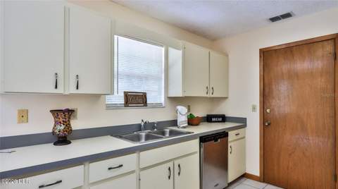 3103 Juniper Drive, Edgewater FL - photo 9 of 26