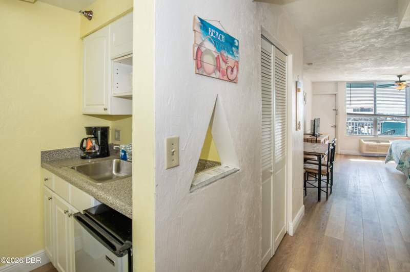 0 bedroom Condotel at 313 S Atlantic Avenue #511, Fountain Beach Resort Condo, Daytona Beach — photo 4