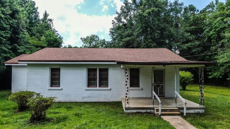4 bedroom Detached Single Family at 42 John Adams Street, Freeport, Freeport — photo 3