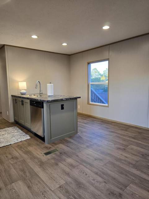 215 E Juniper Avenue, DeFuniak Springs FL - photo 17 of 30