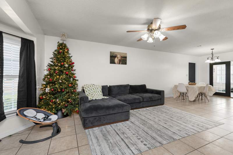 3 bedroom Detached Single Family at 400 Brown Place, Shoal Wood Est 1st Ph II, Crestview — photo 3