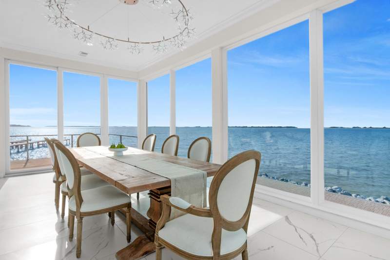 6 bedroom Detached Single Family at 320 Sunny Drive, Sandy Pointe, Mary Esther — photo 5