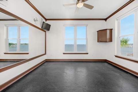 320 Sunny Drive, Mary Esther FL - photo 24 of 131