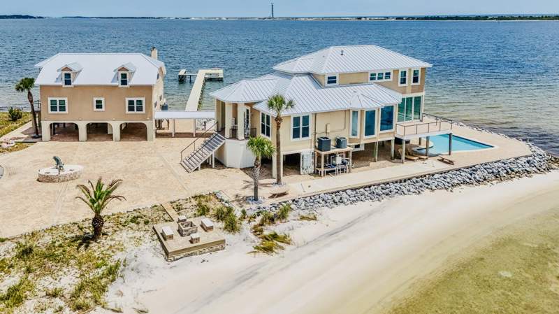 6 bedroom Detached Single Family at 320 Sunny Drive, Sandy Pointe, Mary Esther — photo 4