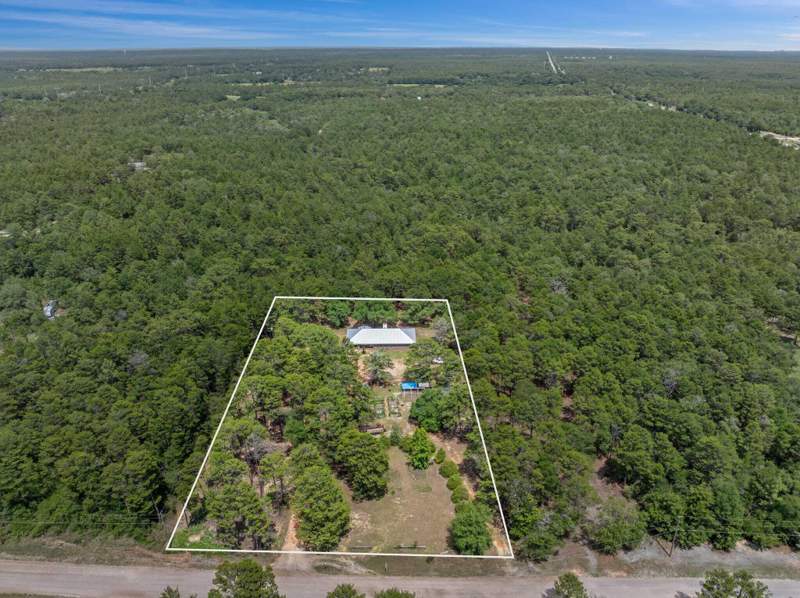 4 bedroom Detached Single Family at 202 Bonita Drive, Oakwood Hills, DeFuniak Springs — photo 4