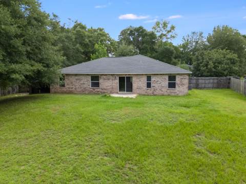 48 S Pleasant Drive, DeFuniak Springs FL - photo 8 of 47