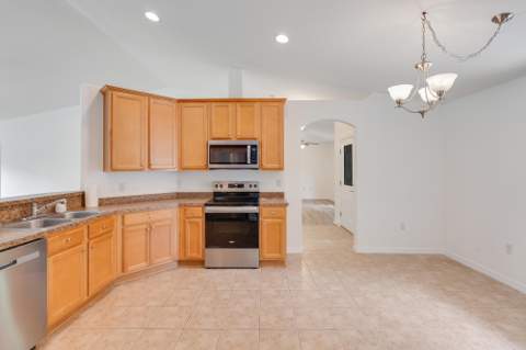 48 S Pleasant Drive, DeFuniak Springs FL - photo 21 of 47