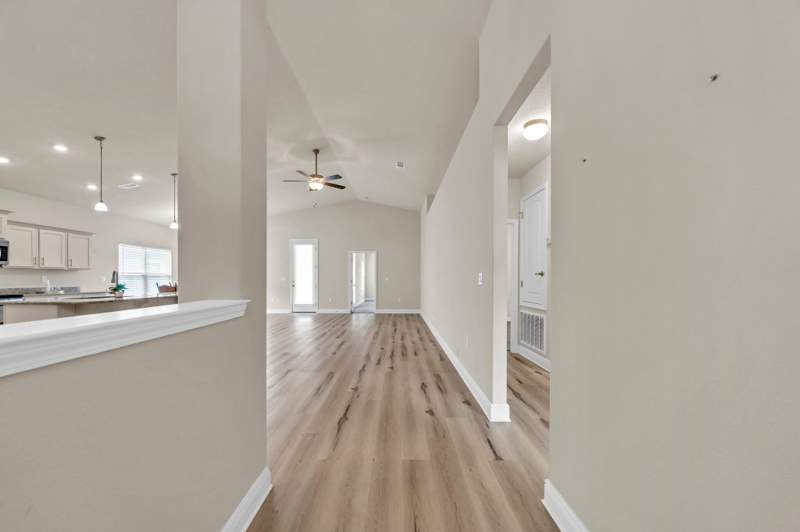 3 bedroom Detached Single Family at 115 S Speckled Trout Drive, Riverwalk Ph I, Freeport — photo 4