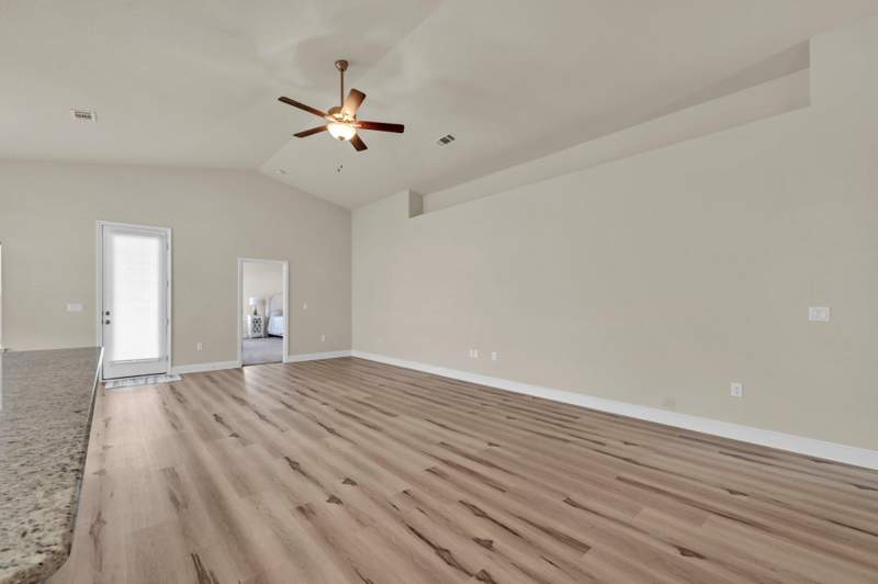 3 bedroom Detached Single Family at 115 S Speckled Trout Drive, Riverwalk Ph I, Freeport — photo 5