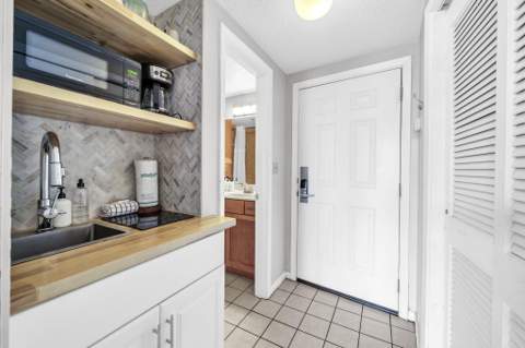 214 SW Miracle Strip Parkway #Unit A206, Fort Walton Beach FL - photo 12 of 33