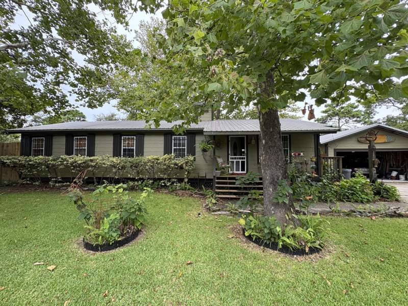 4 bedroom Detached Single Family at 335 Acacia Street, Gulfview Heights 1st Addn, Santa Rosa Beach — photo 2