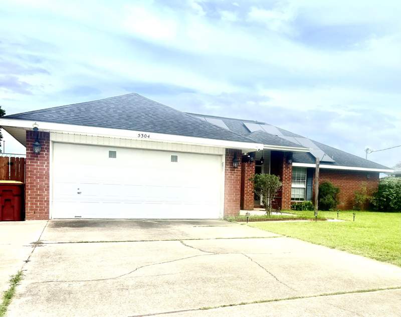 4 bedroom Detached Single Family at 5304 Whitney Court, Antioch Estates S/D, Crestview — photo 2