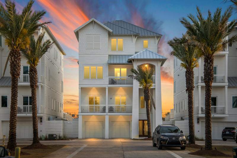 8 bedroom Detached Single Family at 17 Palm Ct Lane, Palm Court, Inlet Beach — photo 3