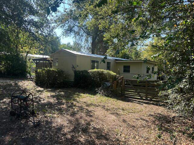 2 bedroom Mobile Home at 143 W Heather Avenue, Oakwood Hills Unit 1, DeFuniak Springs — photo 2