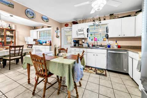 701 Trowbridge Avenue, Fort Walton Beach FL - photo 12 of 36